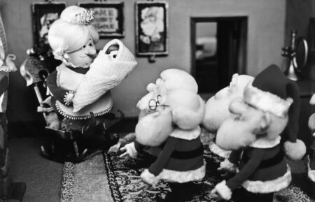 SANTA CLAUS IS COMIN' TO TOWN, from left: Tanta Kringle, Kris Kringle, The Kringle Elves, 1970