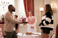 “Welcome to the Walk of Roses” – Calvin receives an unexpected honor that sparks mixed emotions, while Malcolm’s ghostwriting gig takes a wild turn after a viral outburst from his celebrity client, on THE NEIGHBORHOOD, Monday, Nov. 17 (