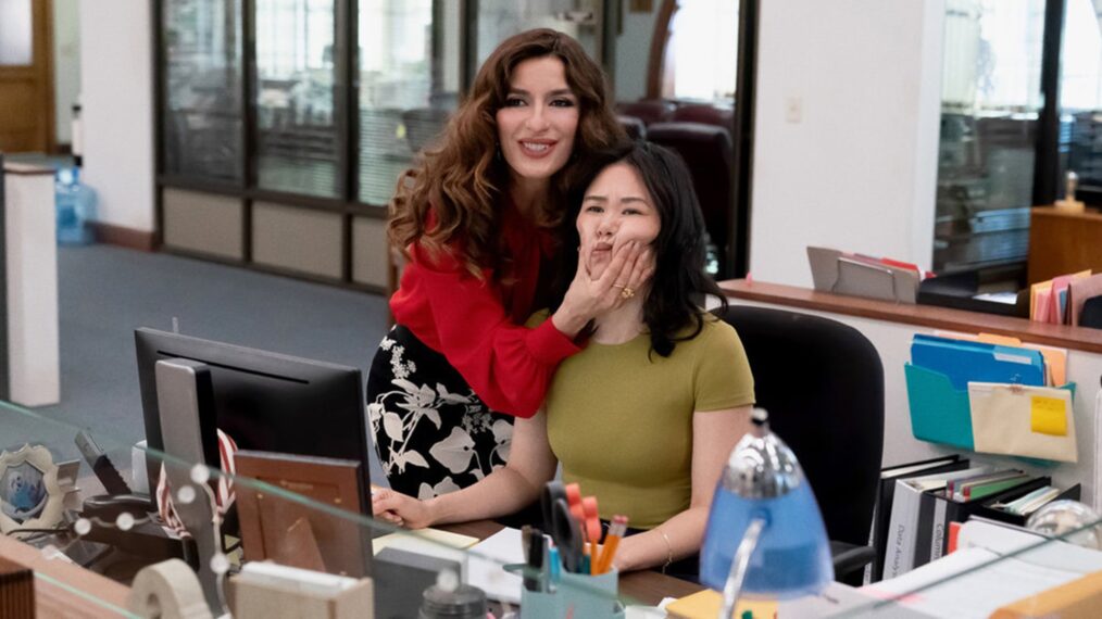 Sabrina Impacciatore an Ramona Young in 'The Paper' Season 1