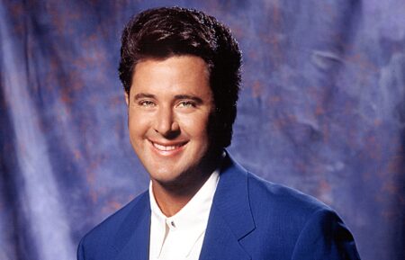 VINCE GILL, The 28th Annual Country Music Awards, 1994.