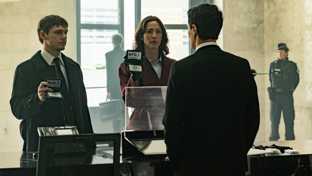 Evan Peters and Rebecca Hall in 'The Beauty'