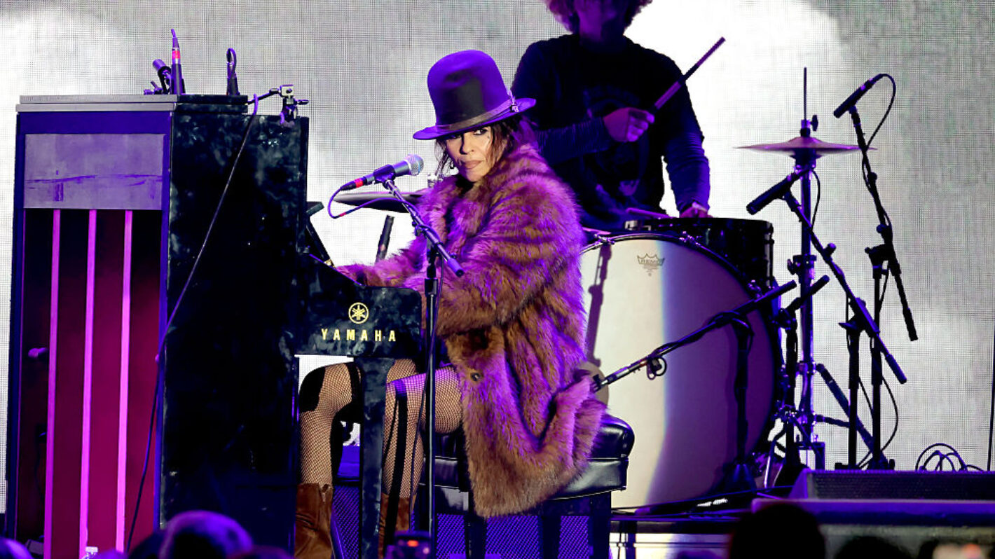 Who Are 4 Non Blondes and Why Are They Performing on 'Dick Clark's New Year's Rockin' Eve 2026′?