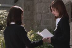 Selma Blair and Sarah Michelle Gellar as Cecile and Kathryn in Cruel Intentions