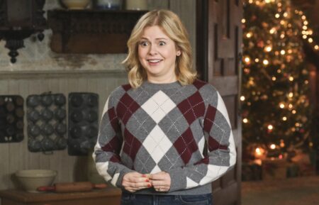 “It's a Wonderful Christmas Carol: Part One” – Sam’s big Christmas Eve TV interview with Walter Storm (Larry Wilmore) takes an unexpected turn. Meanwhile, Trevor and Patience bond over their mutual disinterest in celebrating Christmas, on the CBS Original series GHOSTS, Thursday, Dec. 18 (9:01-9:30 PM, ET/PT). Pictured L to R: Rose McIver as Samantha. Photo: Bertrand Calmeau/CBS ©2025 CBS Broadcasting, Inc. All Rights Reserved.