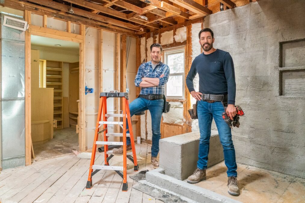 Jonathan and Drew Scott on HGTV's 'Don't Hate Your House With the Property Brothers,' promo photo