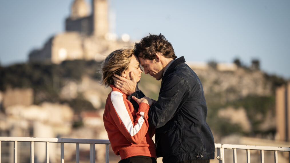 ‘Vanished’: First Look at Kaley Cuoco &amp; Sam Claflin Thriller Revealed (PHOTOS)
