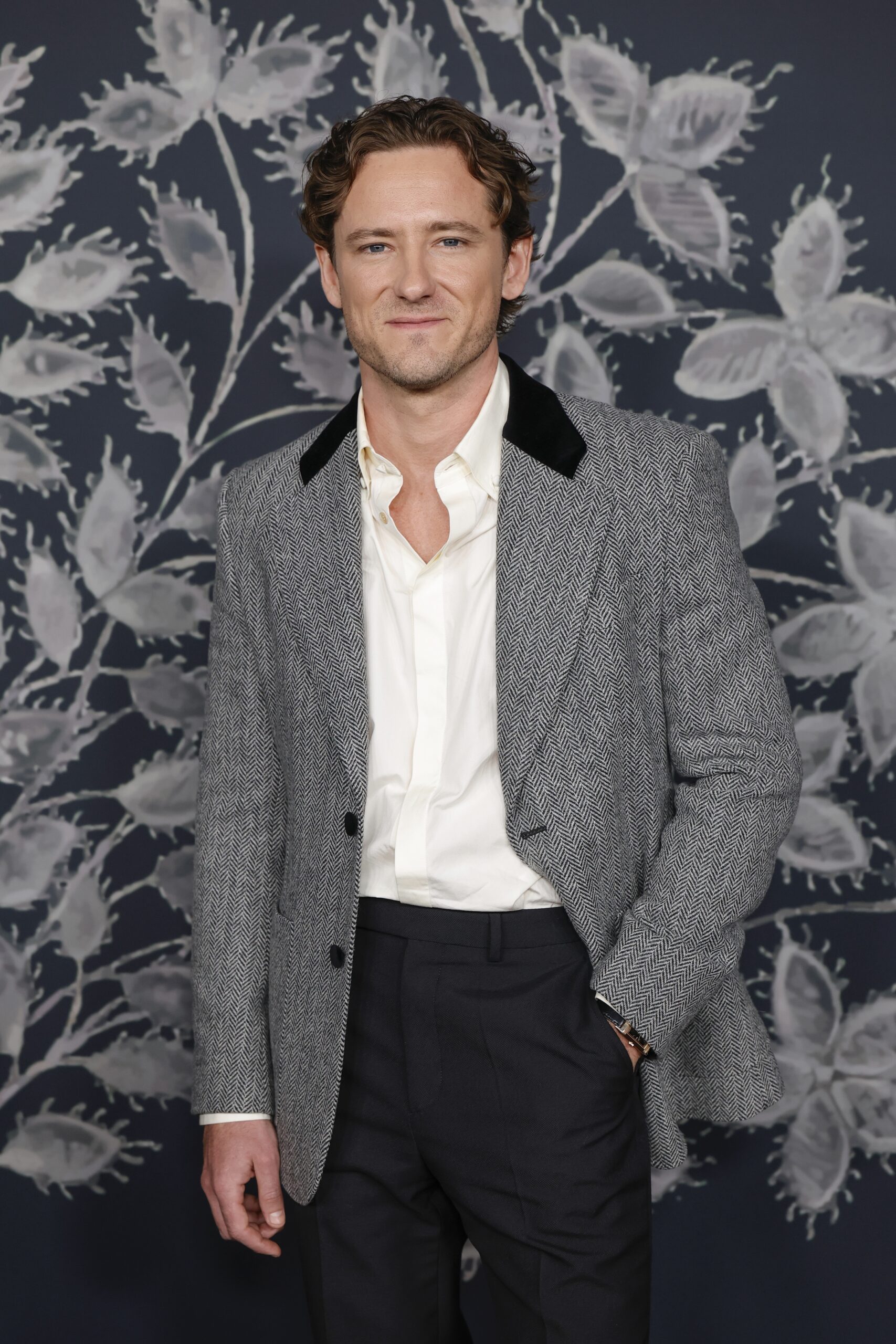 Lewis Pullman as Josh in The Wedding Date (Swooon Dream Cast)