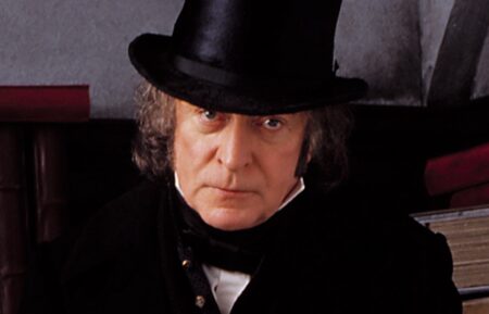 THE MUPPET CHRISTMAS CAROL, Kermit, Michael Caine, 1992. ©Walt Disney Co./Courtesy Everett Collection