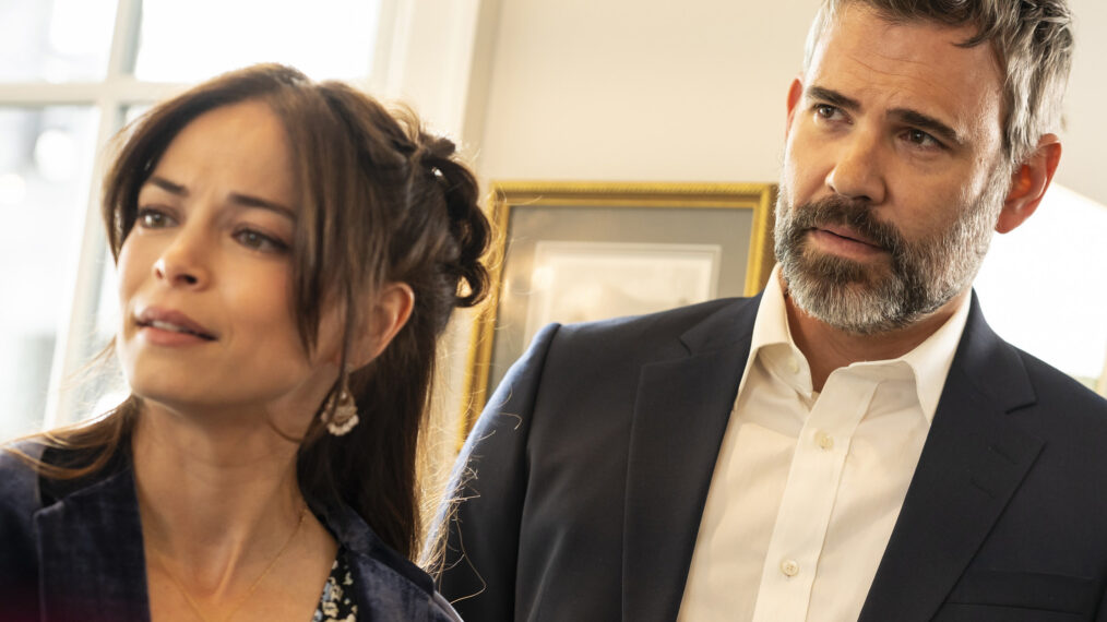 MURDER IN A SMALL TOWN: L-R: Kristin Kreuk and Rossif Sutherland in the 'Fall of Holman' episode of MURDER IN A SMALL TOWN airing Tuesday, Nov. 25 (8:00-9:00PM ET/PT) on FOX. ©2025 Fox Media LLC. CR: Kailey Schwerman/ FOX.