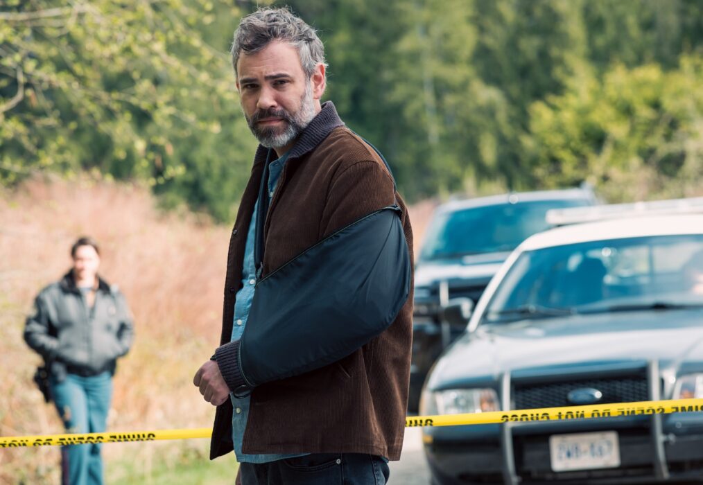 MURDER IN A SMALL TOWN: Rossif Sutherland in the “Strangers Among Us” episode of MURDER IN A SMALL TOWN airing Tuesday, Oct. 21 (8:00-9:00PM ET/PT) on FOX. ©2025 Fox Media LLC. CR: Kailey Schwerman/ FOX.