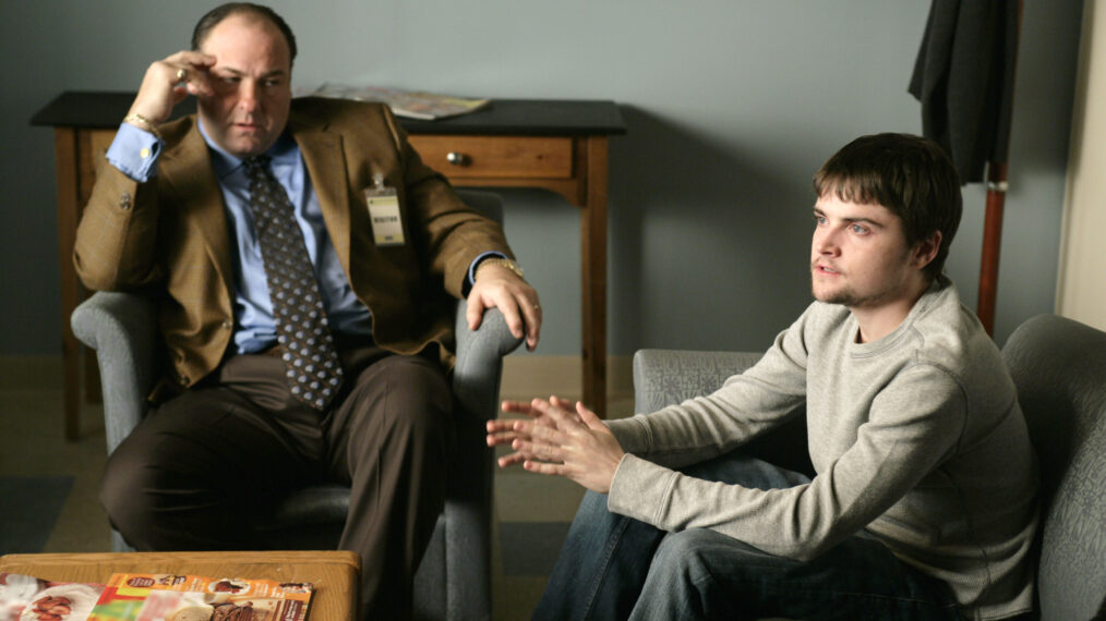 THE SOPRANOS, James Gandolfini, Robert Iler, 'The Second Coming', (Season 6, episode 84, aired May 20, 2007), 1999-2007, photo: © HBO / courtesy Everett Collection