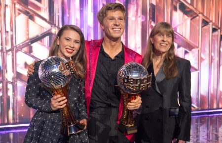 BINDI IRWIN, ROBERT IRWIN, TERRI IRWIN, 