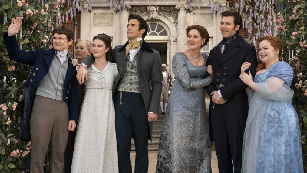 Will Tilston as Gregory Bridgerton, Florence Hunt as Hyacinth Bridgerton, Luke Thompson as Benedict Bridgerton, Ruth Gemmell as Lady Violet Bridgerton, Luke Newton as Colin Bridgerton, Nicola Coughlan as Penelope Featherington in episode 308 of Bridgerton.
