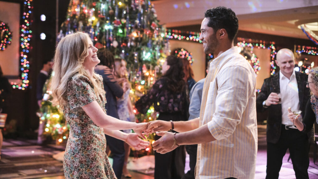 Harriet Dyer as Colette and Alex Tarrant as Noa in 'DMV' Season 1 Episode 9