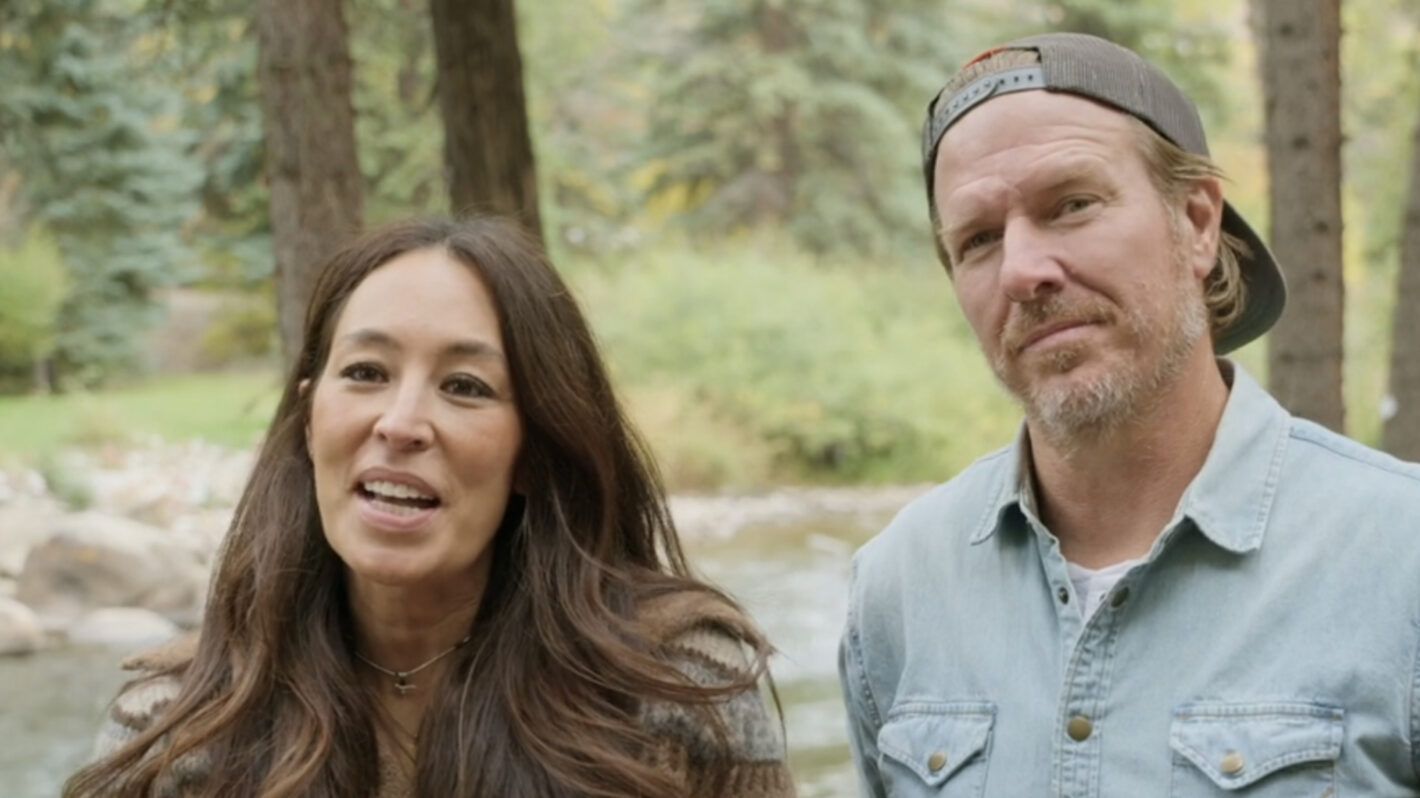 Chip and Joanna Gaines in the 'Fixer Upper: Colorado Mountain Home' finale