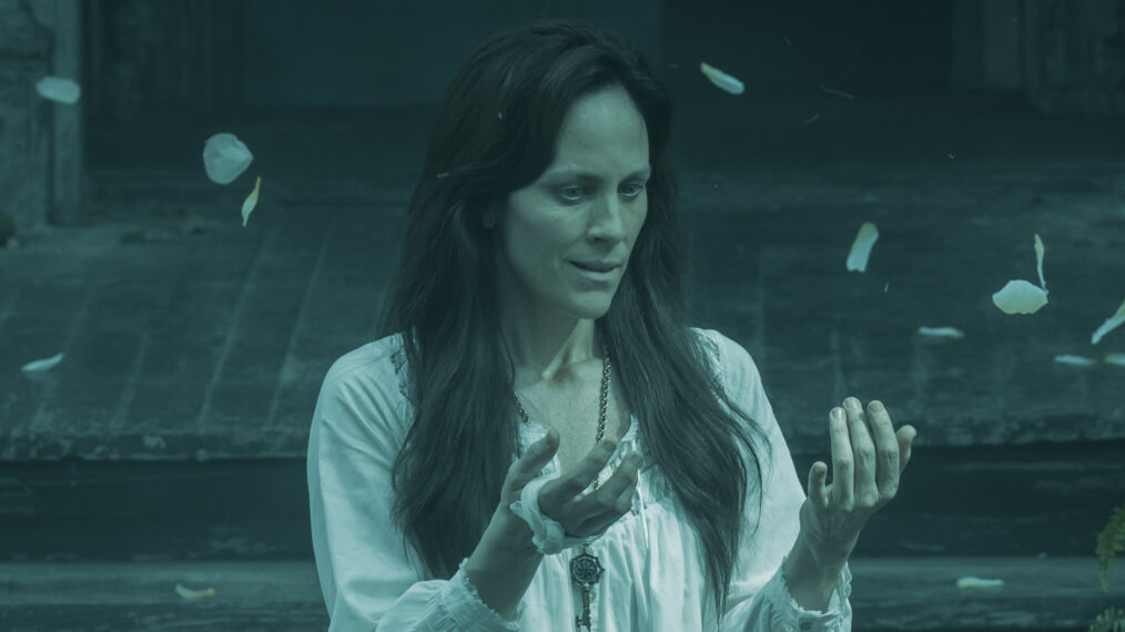 Annabeth Gish as Deirdre Mayfair in 'Mayfair Witches' Season 1 Episode 2