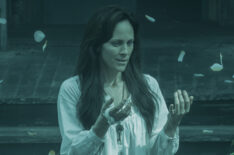 Annabeth Gish as Deirdre Mayfair in 'Mayfair Witches' Season 1 Episode 2