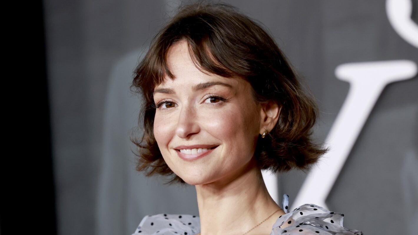 AT&T Star Milana Vayntrub Shares Flirty Photos & Raises $500K for Wildfire Victims