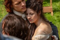 Sam Heughan and Caitriona Balfe behind the scenes of 'Outlander's Season 1 episode 'The Wedding'