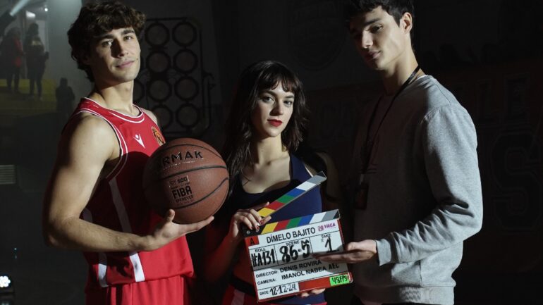 Alicia Falcó, Fernando Lindez, Diego Vidales behind the scenes of Tell Me Softly
