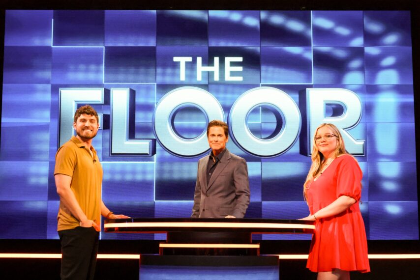 THE FLOOR: Rob Lowe (C) with contestants in the "Fight to the Finish/Winner is Crowned" Special Two-Hour Season Finale episode of THE FLOOR airing Wednesday, Dec. 17