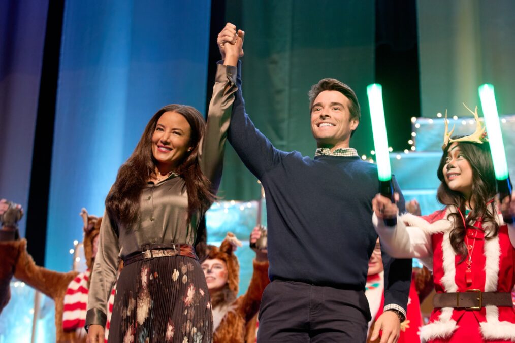 Heather Hemmens, Corey Cott — 'The Snow Must Go On'