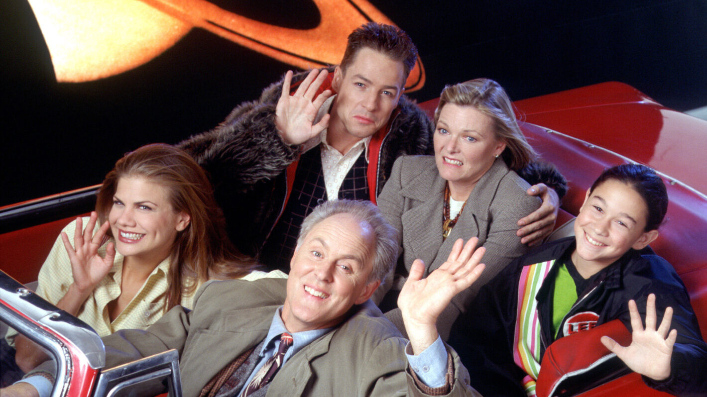 3RD ROCK FROM THE SUN (back l-r): French Stewart, Jane Curtin, Joseph-Gordon Levitt, (front l-r): Kristen Johnston, John Lithgow, (1996-Season 1), 1996-2001,