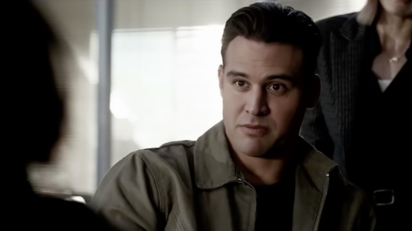 Eddie Learns Chris Was Kidnapped, Hen and Karen in Car Crash Eddie Learns Chris Was Kidnapped, Hen and Karen in Car Crash