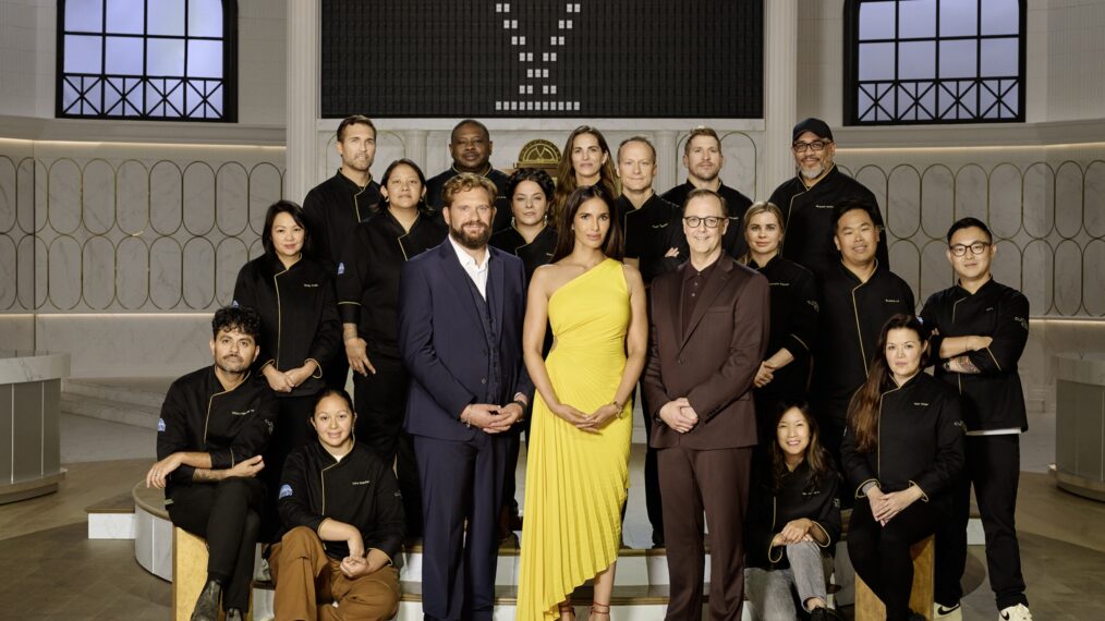 Host, judges, and contestants in CBS Original Series AMERICA'S CULINARY CUP, scheduled to air on the CBS Television Network. Photo: Jackie_Brown/CBS ©2025 CBS Broadcasting, Inc. All Rights Reserved.