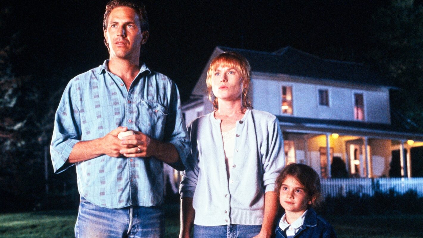 FIELD OF DREAMS, Kevin Costner, Gaby Hoffman, Amy Madigan, 1989. © Universal Pictures/courtesy Everett Collection