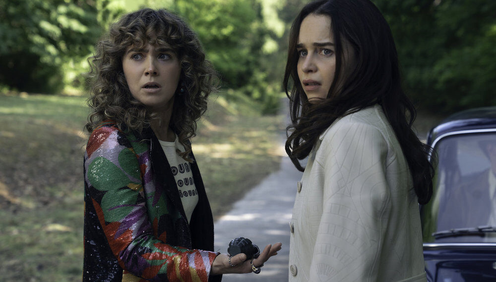 PONIES -- Someone Saved My Life Tonight Episode 108  Pictured: (l-r) Haley Lu Richardson as Twila, Emilia Clarke as Bea -- (Photo by: Katalin Vermes/PEACOCK)