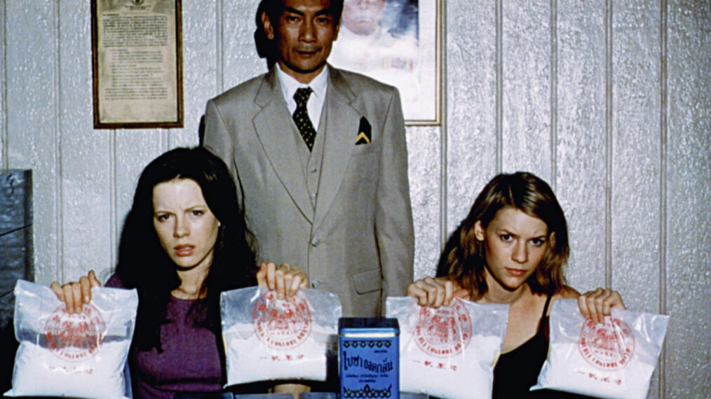 BROKEDOWN PALACE, seated from left: Kate Beckinsale, Claire Danes, 1999
