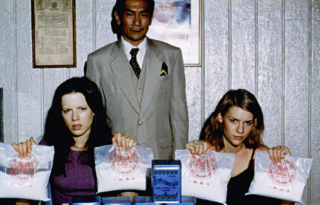BROKEDOWN PALACE, seated from left: Kate Beckinsale, Claire Danes, 1999