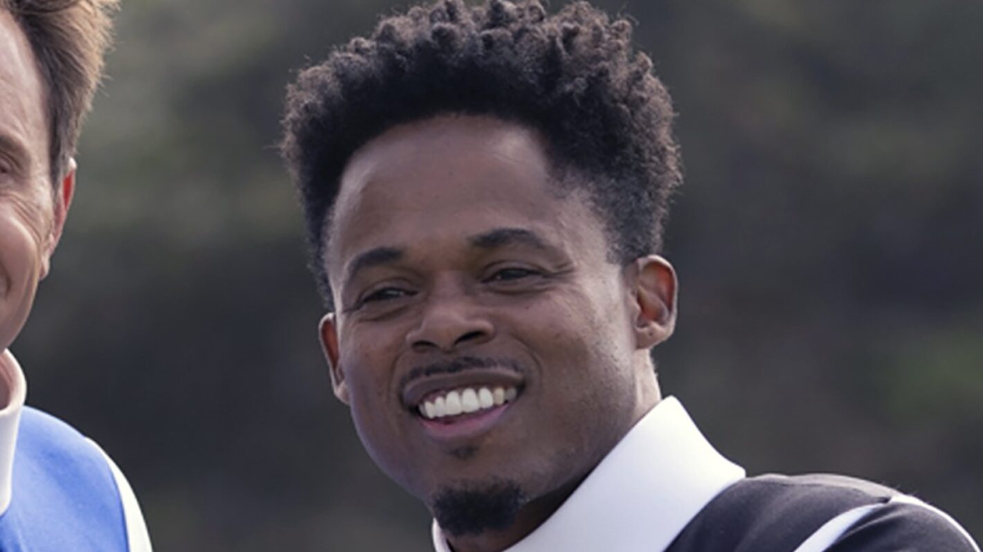 Walter E Jones in 'Mightly Morphin Power Rangers'