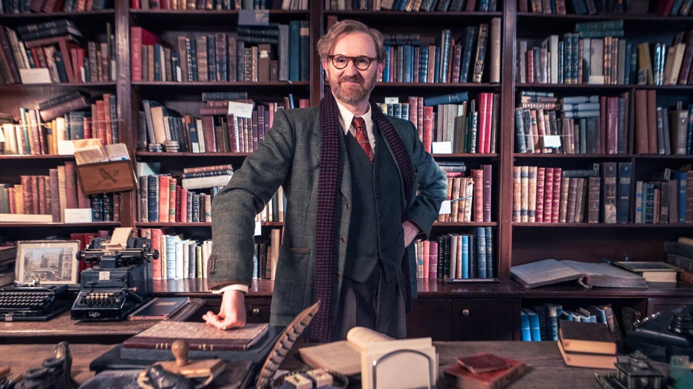‘Bookish’: Mark Gatiss Unlocks the Secret of His ‘Delightful’ New PBS British Murder Mystery