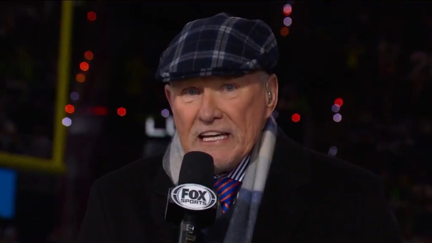 'Fox NFL Sunday' Fans Call for Terry Bradshaw Retirement After Awkward Moment With Michael Strahan