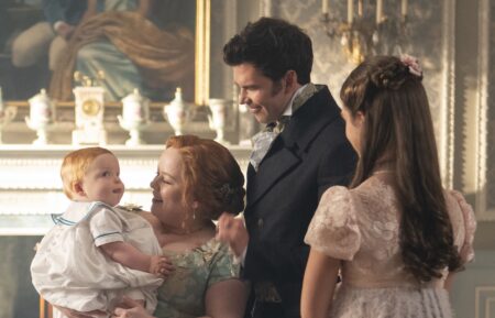 Nicola Coughlan as Penelope Featherington, Luke Thompson as Benedict Bridgerton, Florence Hunt as Hyacinth Bridgerton in episode 401 of Bridgerton.