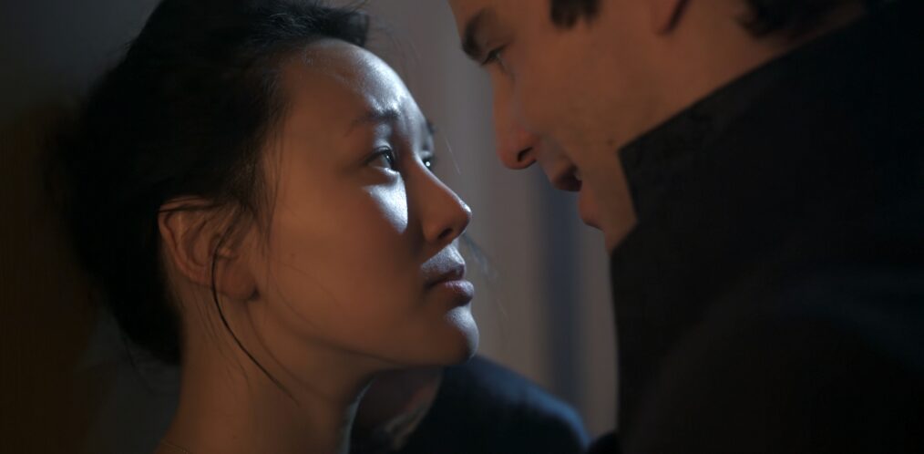 Yerin Ha as Sophie and Luke Thompson as Benedict in 'Bridgerton' Season 4 Episode 4