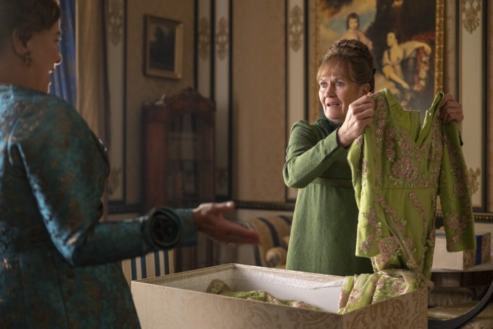 Polly Walker as Lady Featherington, Lorraine Ashbourne as Mrs. Varley in episode 403 of Bridgerton