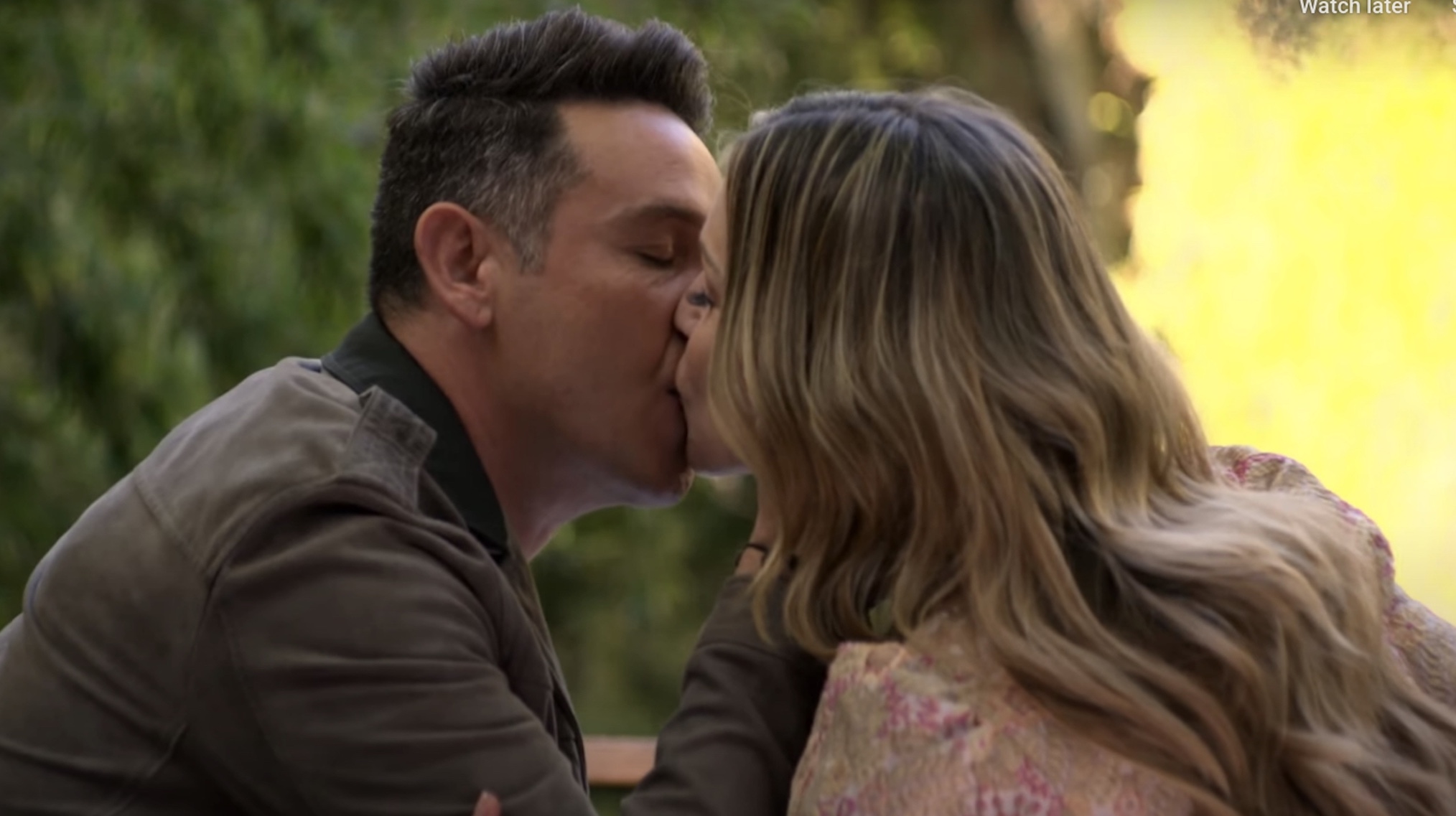 Dan and Charlotte kissing in 'Lucifer'