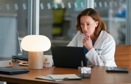 Molly Parker as Amy — 'Doc' Season 2 Episode 10 