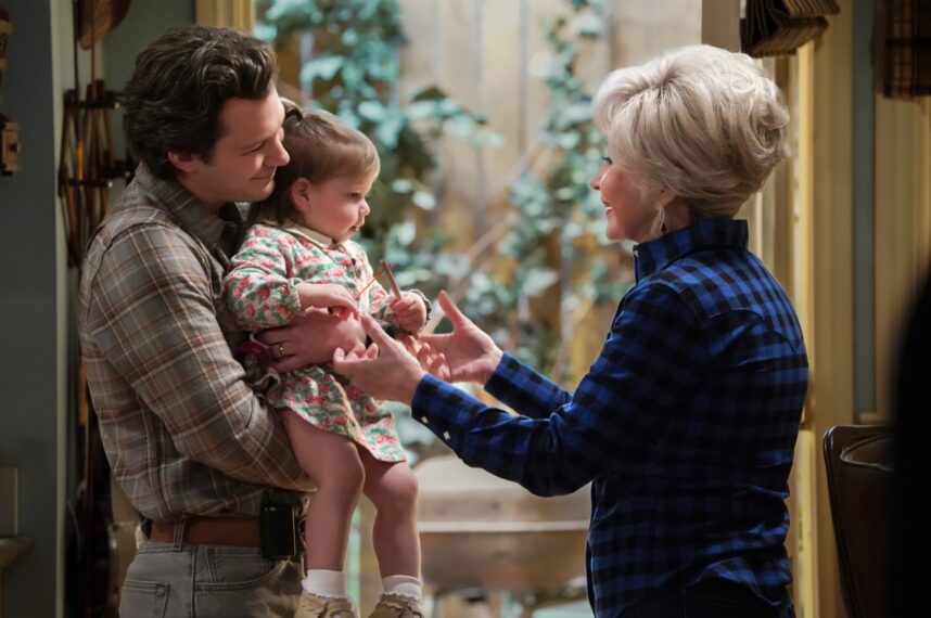 Montana Jordan and Annie Potts in 'Georgie & Mandy's First Marriage' Season 1