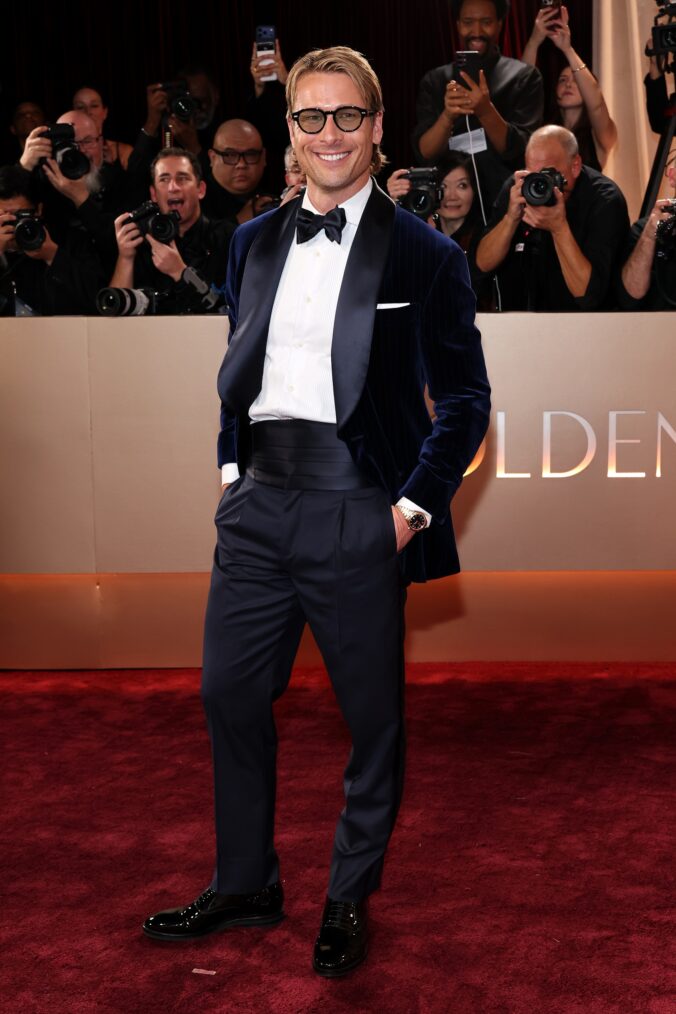 Glen Powell on the Golden Globes 2026 red carpet
