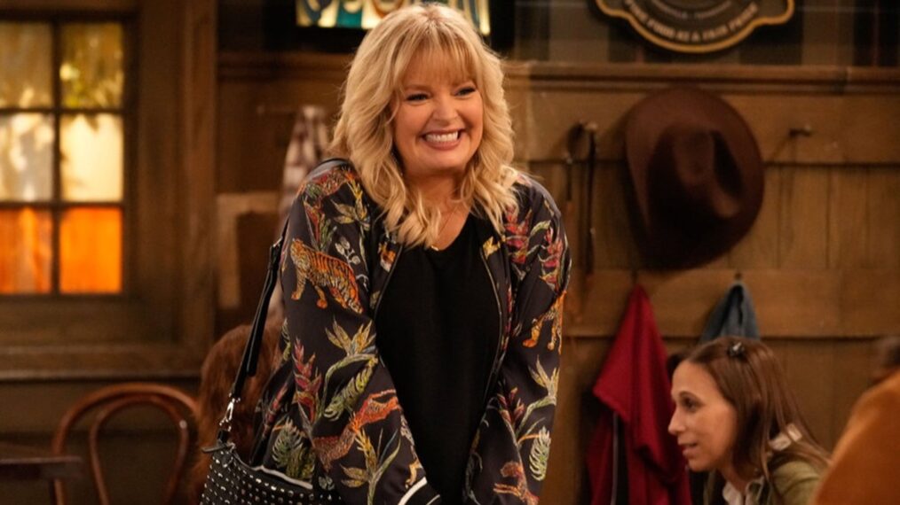 ‘Happy’s Place’: Melissa Peterman’s Gabby Thinks She’s Pregnant in First Look (VIDEO)