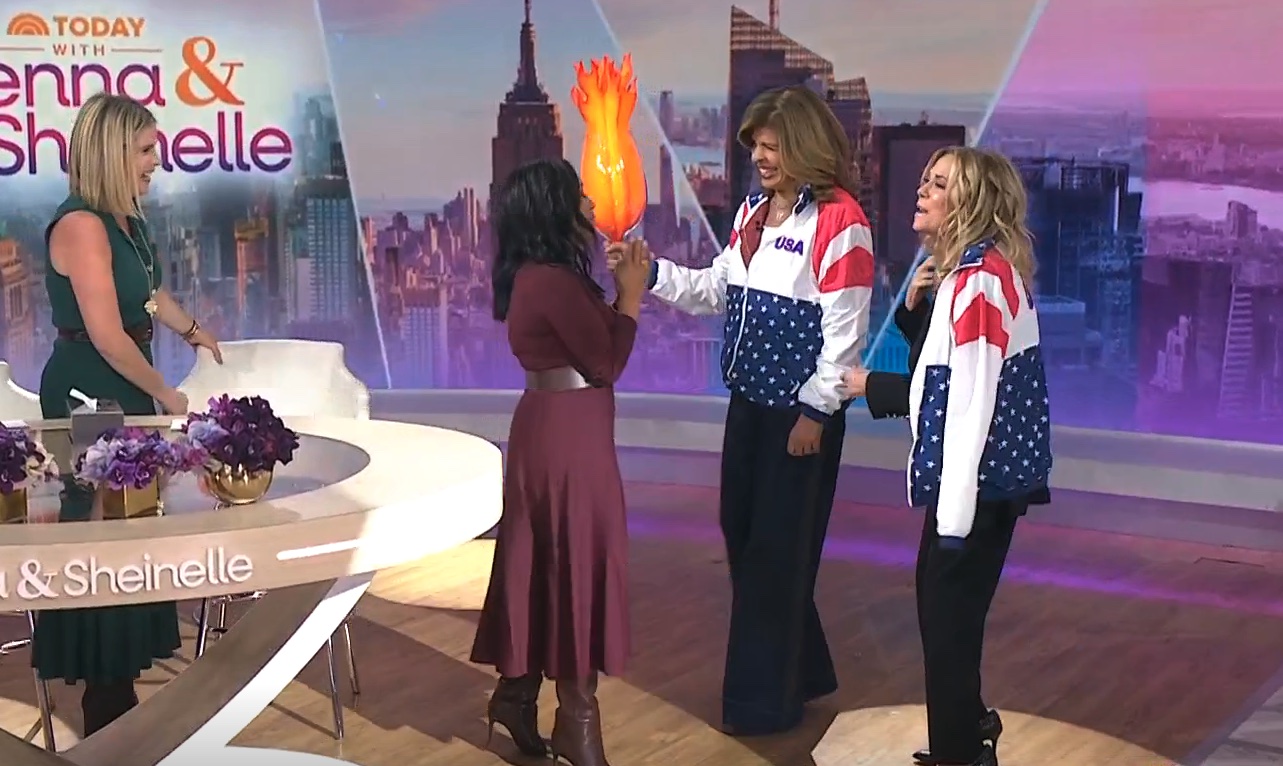 Hoda Kotb & Kathie Lee Gifford Have Surprise 'Today' Reunion