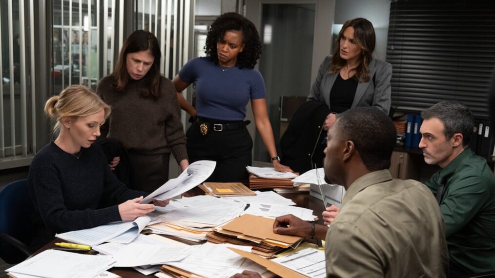 Kelli Giddish as Sgt. Amanda Rollins, Maura Tierney as Lieutenant Jessica Brady, Aimé Donna Kelly as Capt. Renee Curry, Mariska Hargitay as Capt. Olivia Benson, Reid Scott as Detective Vincent Riley, David Ajala as Detective Theo Walker — 'SVU' Crossover Episode With 'Law & Order' 