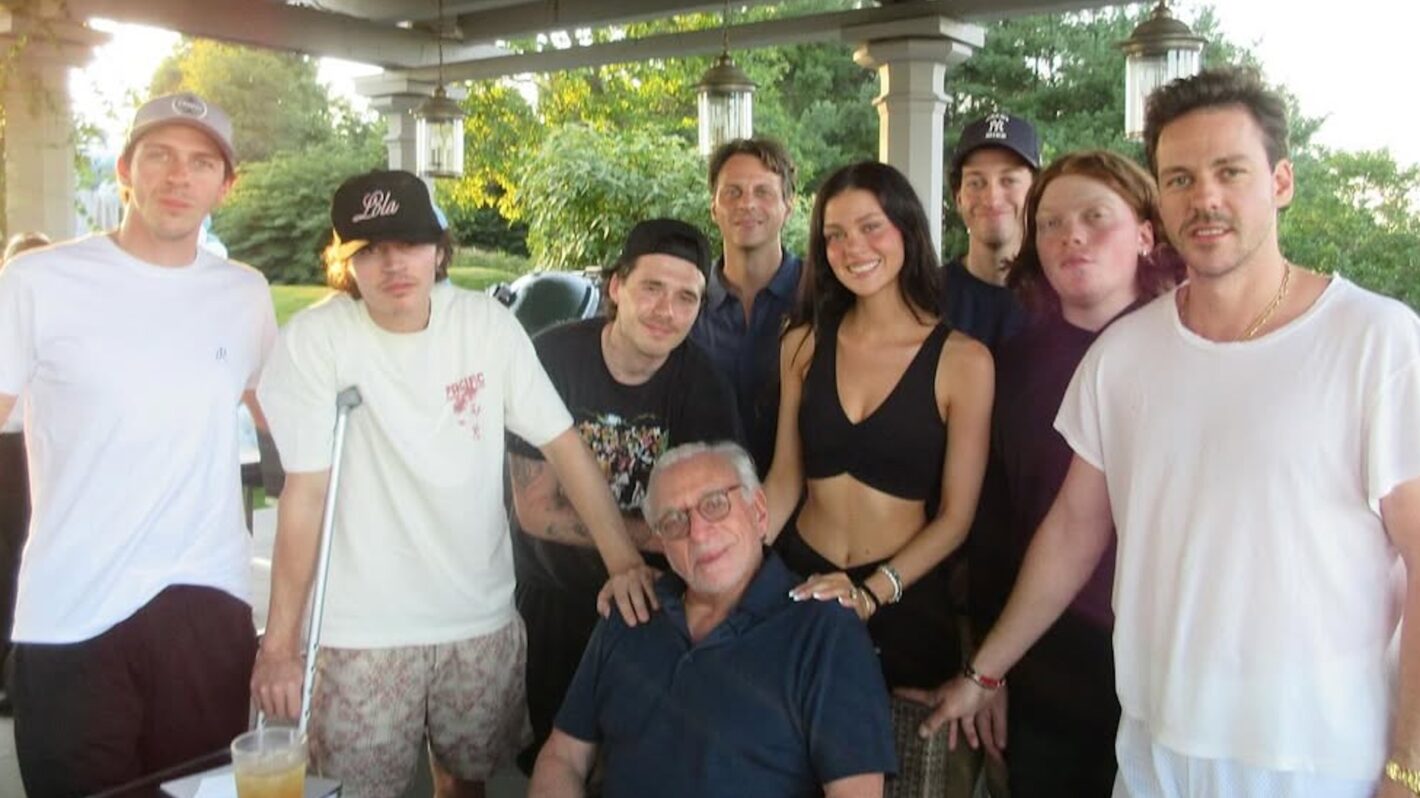 nicola peltz's family