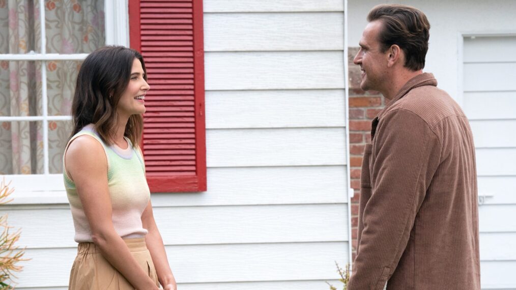 Jason Segel and Cobie Smulders in 'Shrinking'