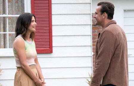 Jason Segel and Cobie Smulders in 'Shrinking'