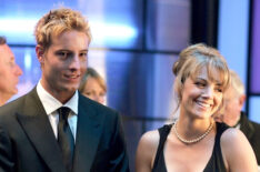 Justin Hartley as Oliver Queen and Erica Durance as Lois Lane in 'Smallville'